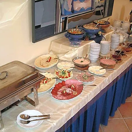 Giardino Ξενοδοχείο 3*